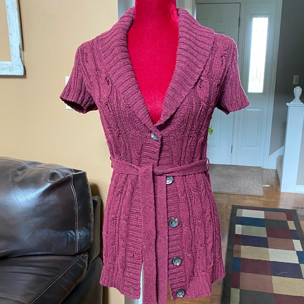 Short sleeve sweater